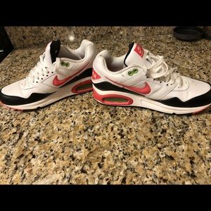 Women’s Nike Air Max Size 9